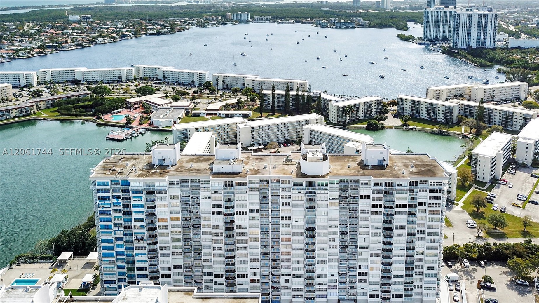 Aventura photo 2