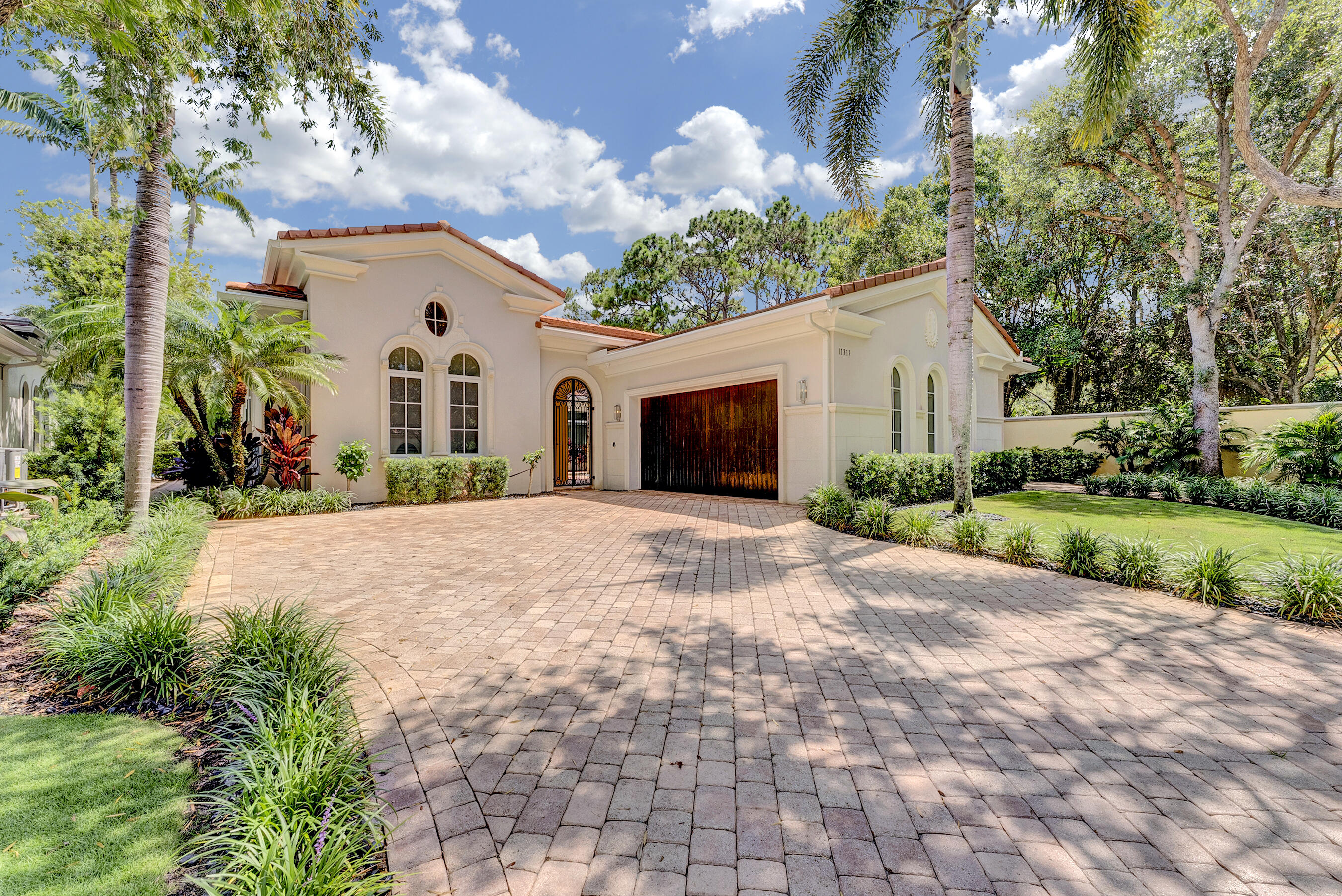 Palm Beach Gardens photo 1