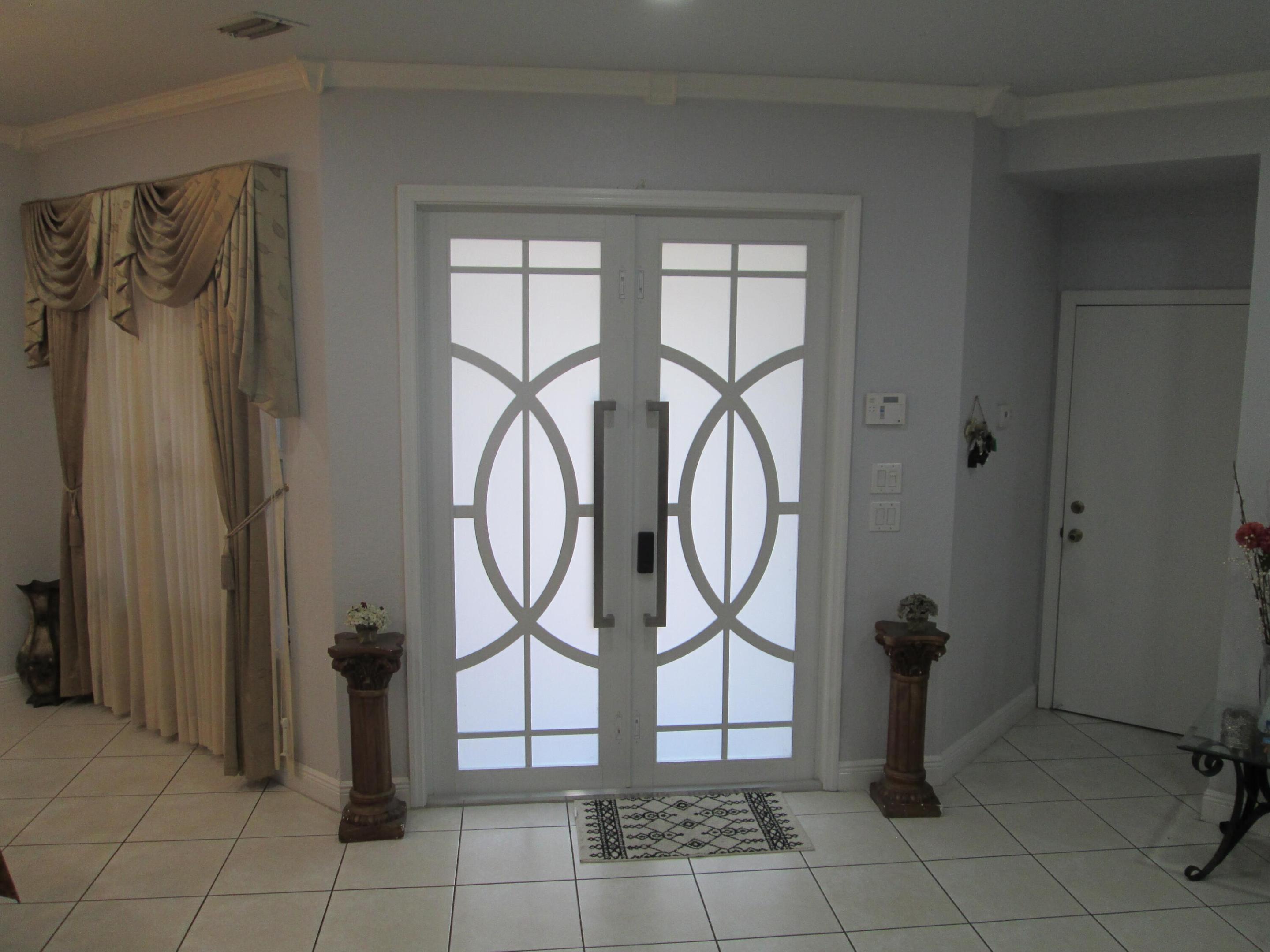 Miramar photo 5