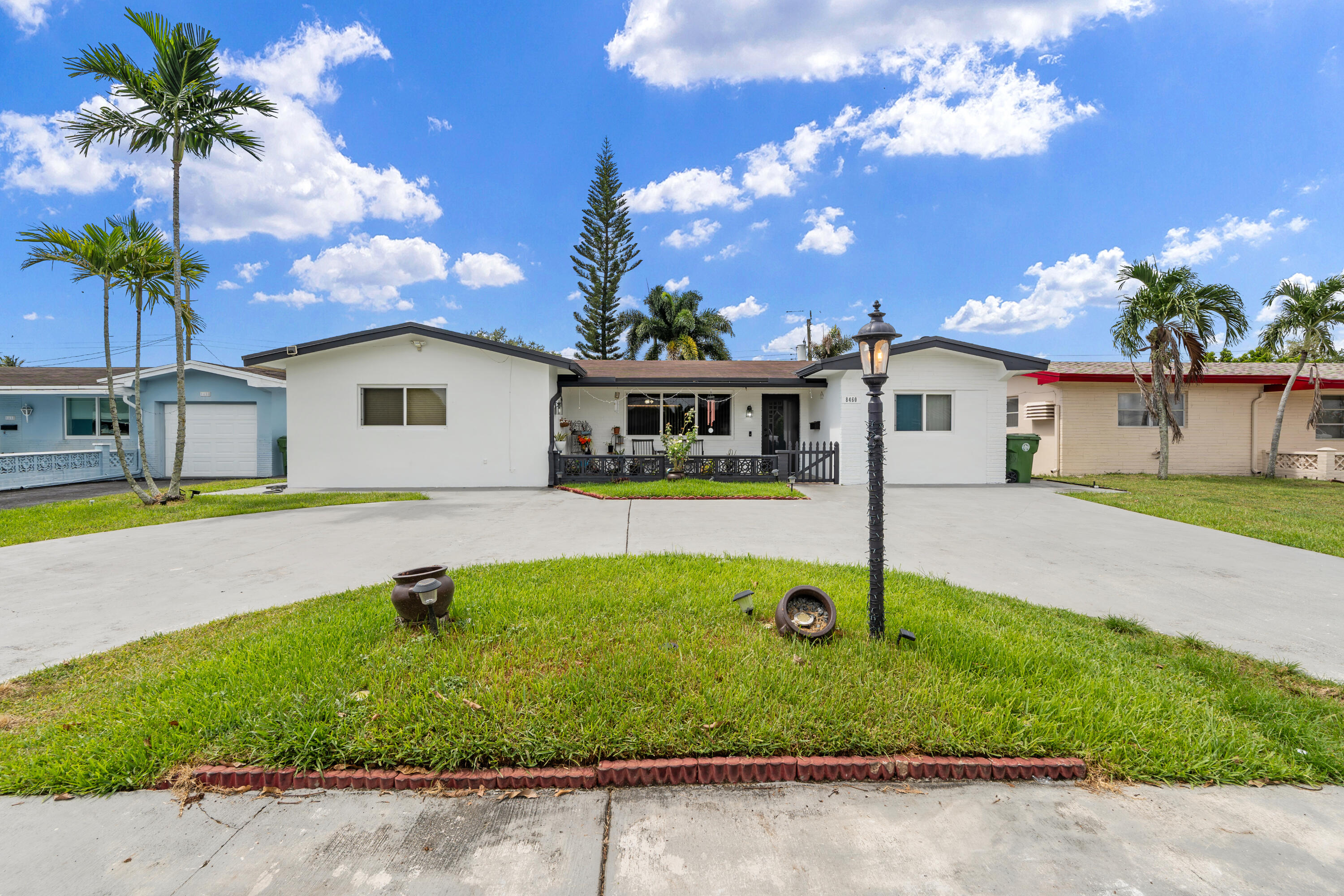 Pembroke Pines photo 1