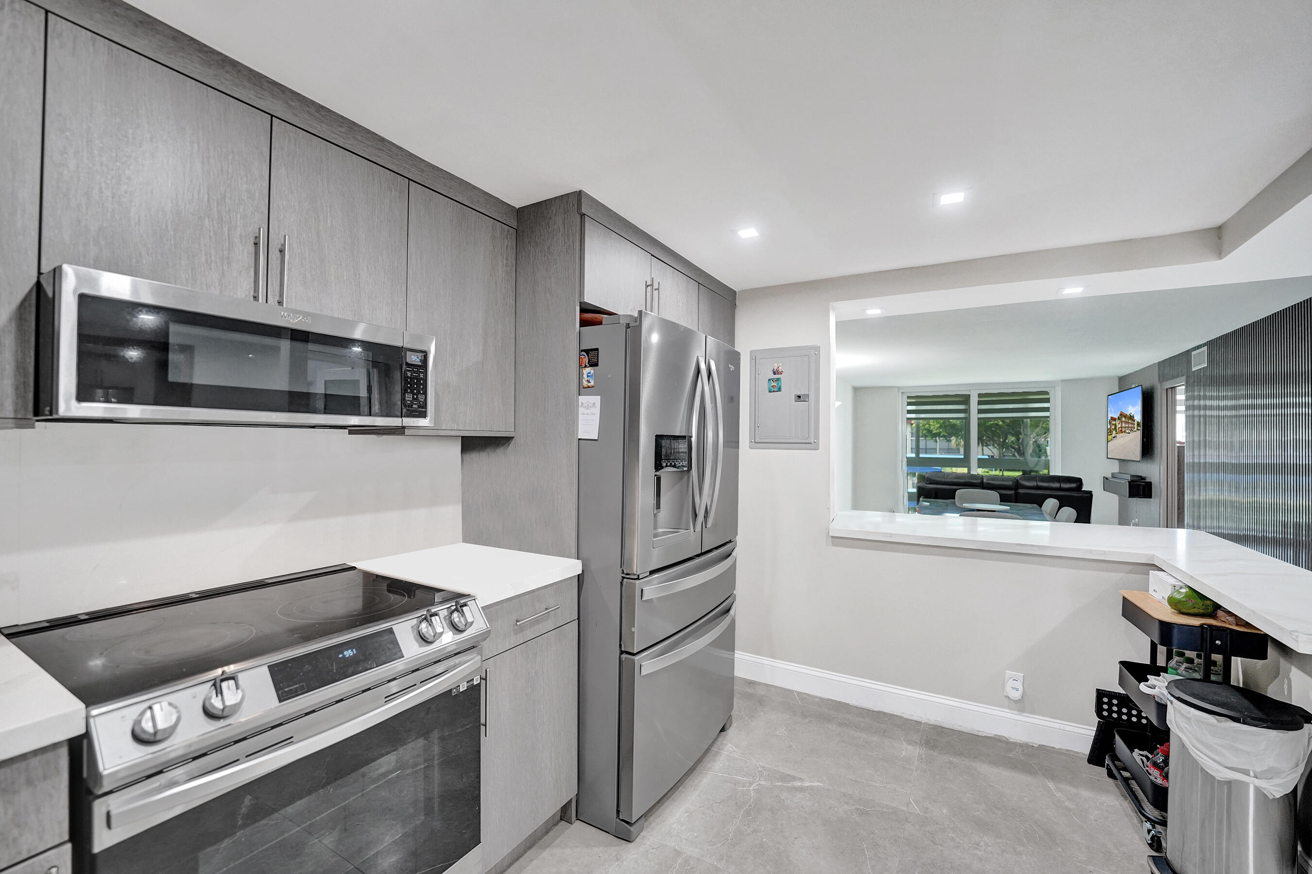 Pembroke Pines photo 4