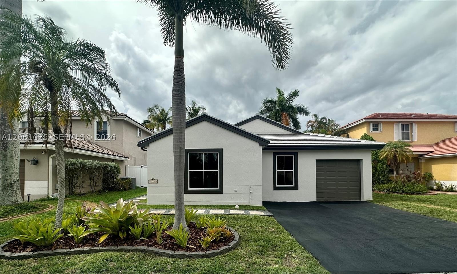 Pembroke Pines photo 3