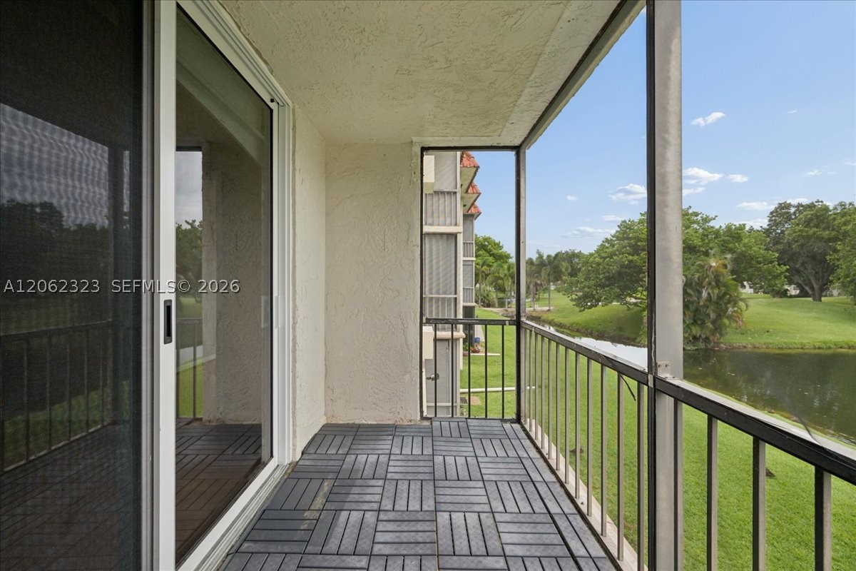 Pembroke Pines photo 2