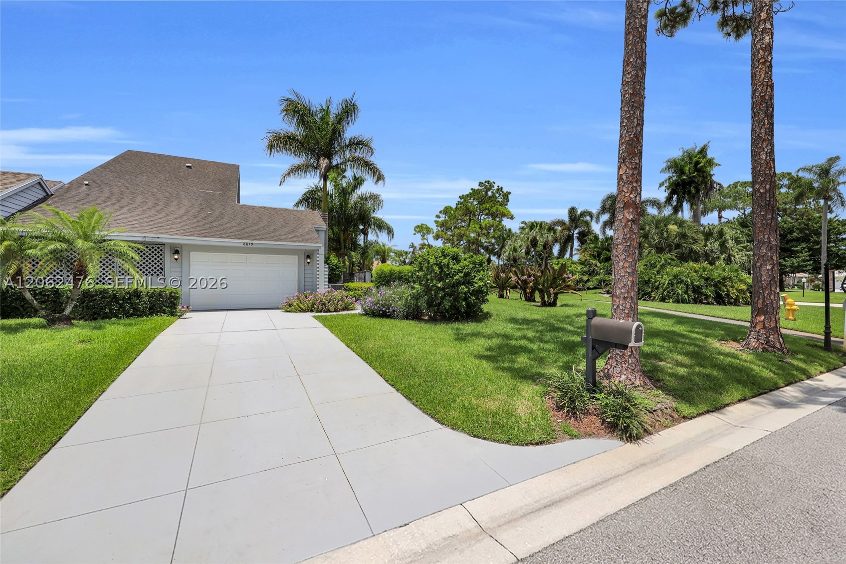 Palm Beach Gardens photo 1