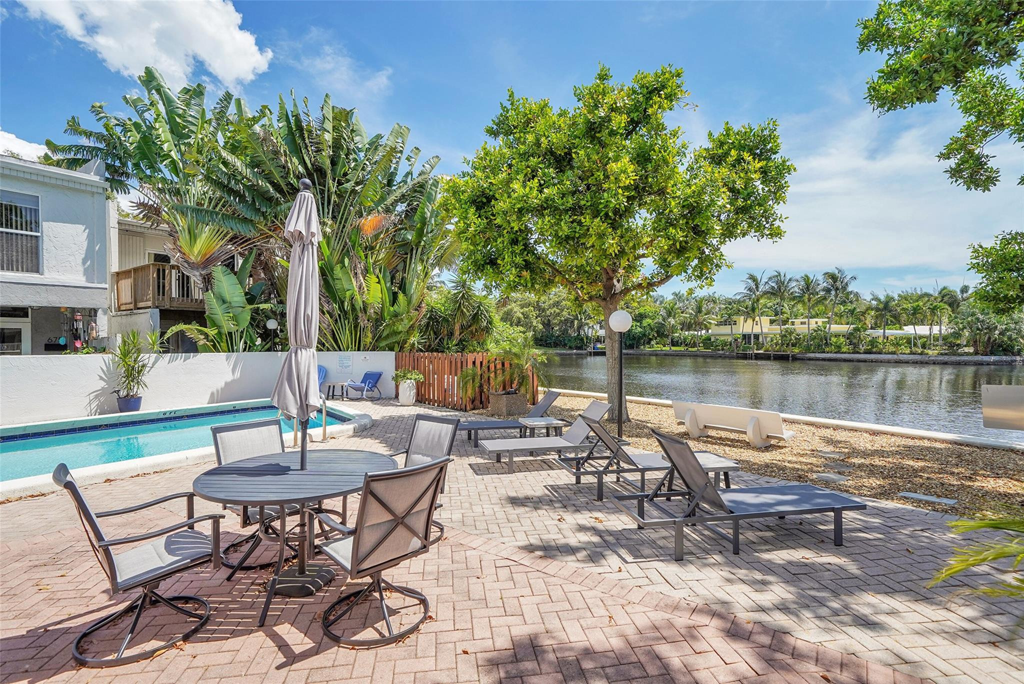 Wilton Manors photo 2