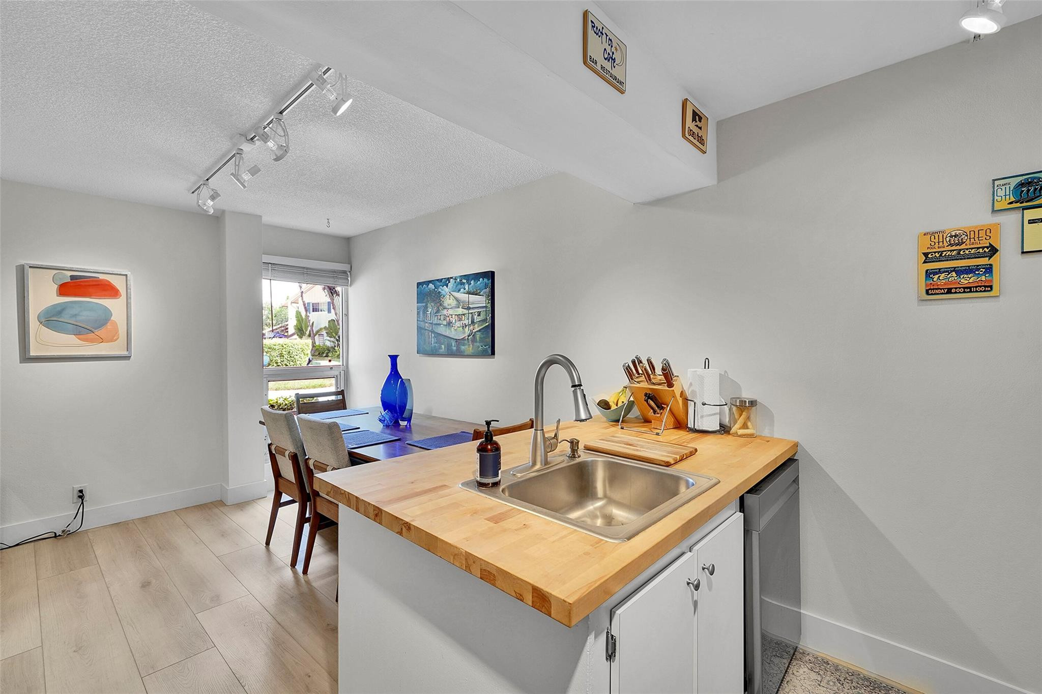Wilton Manors photo 5
