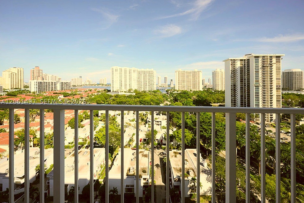 Aventura photo 2