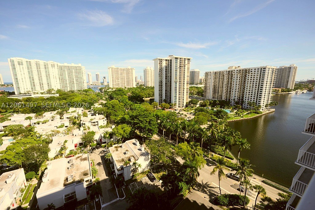 Aventura photo 4
