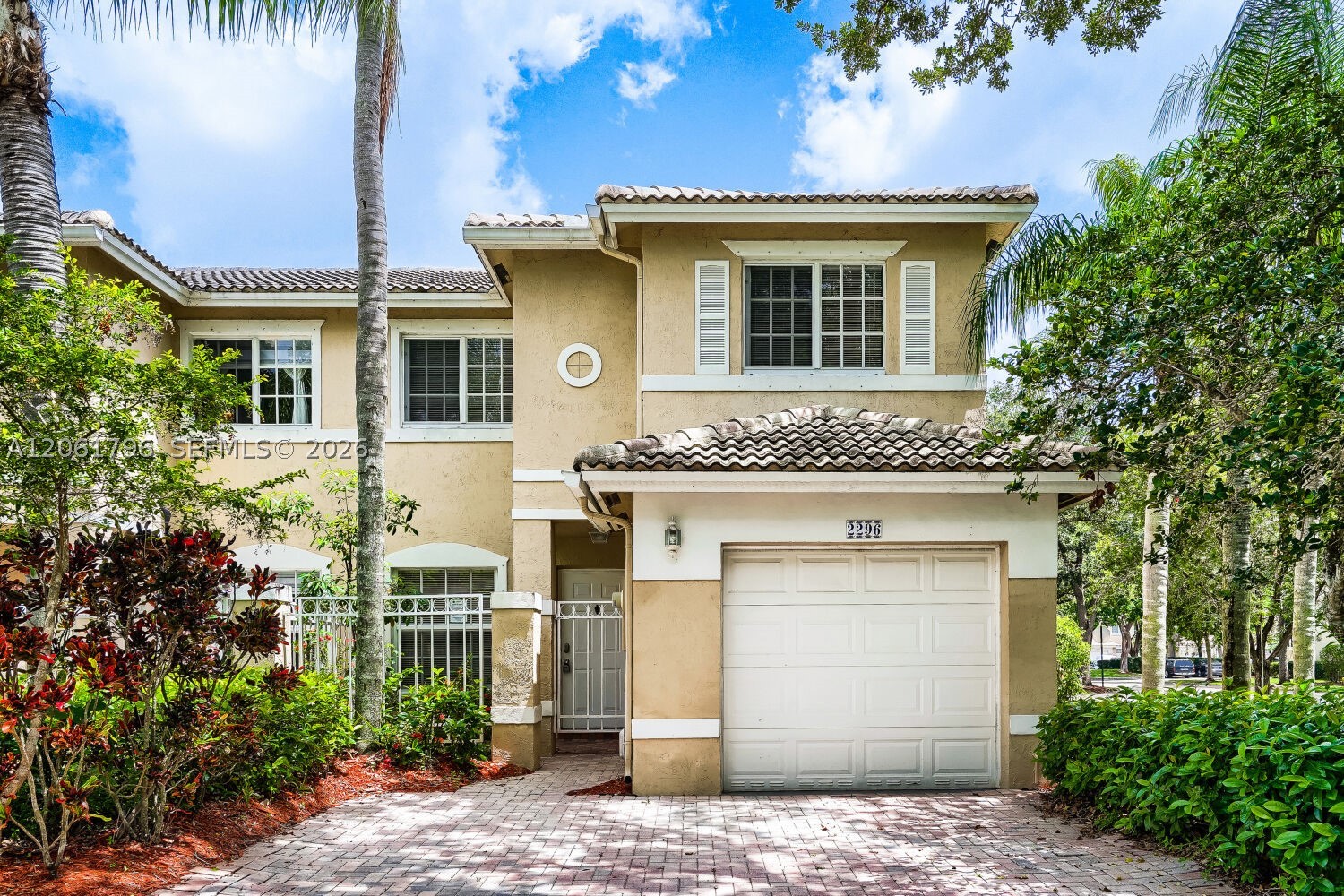 Pembroke Pines photo 1
