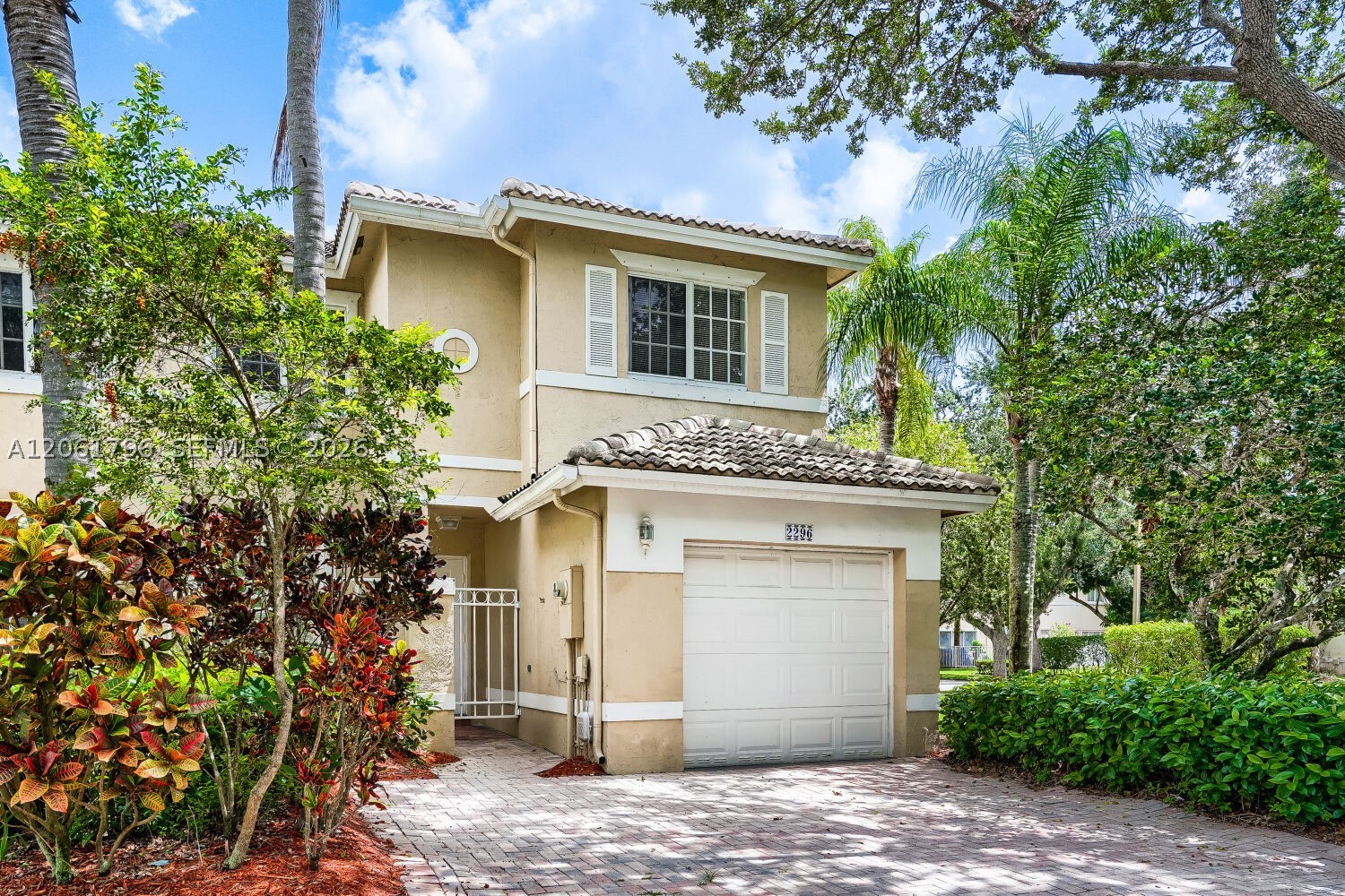 Pembroke Pines photo 2