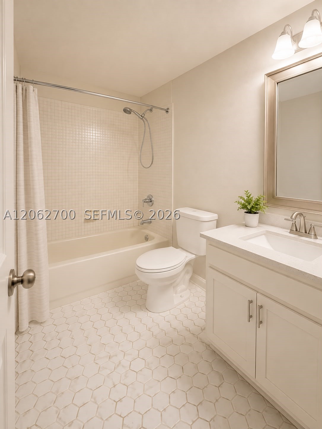 North Miami photo 4