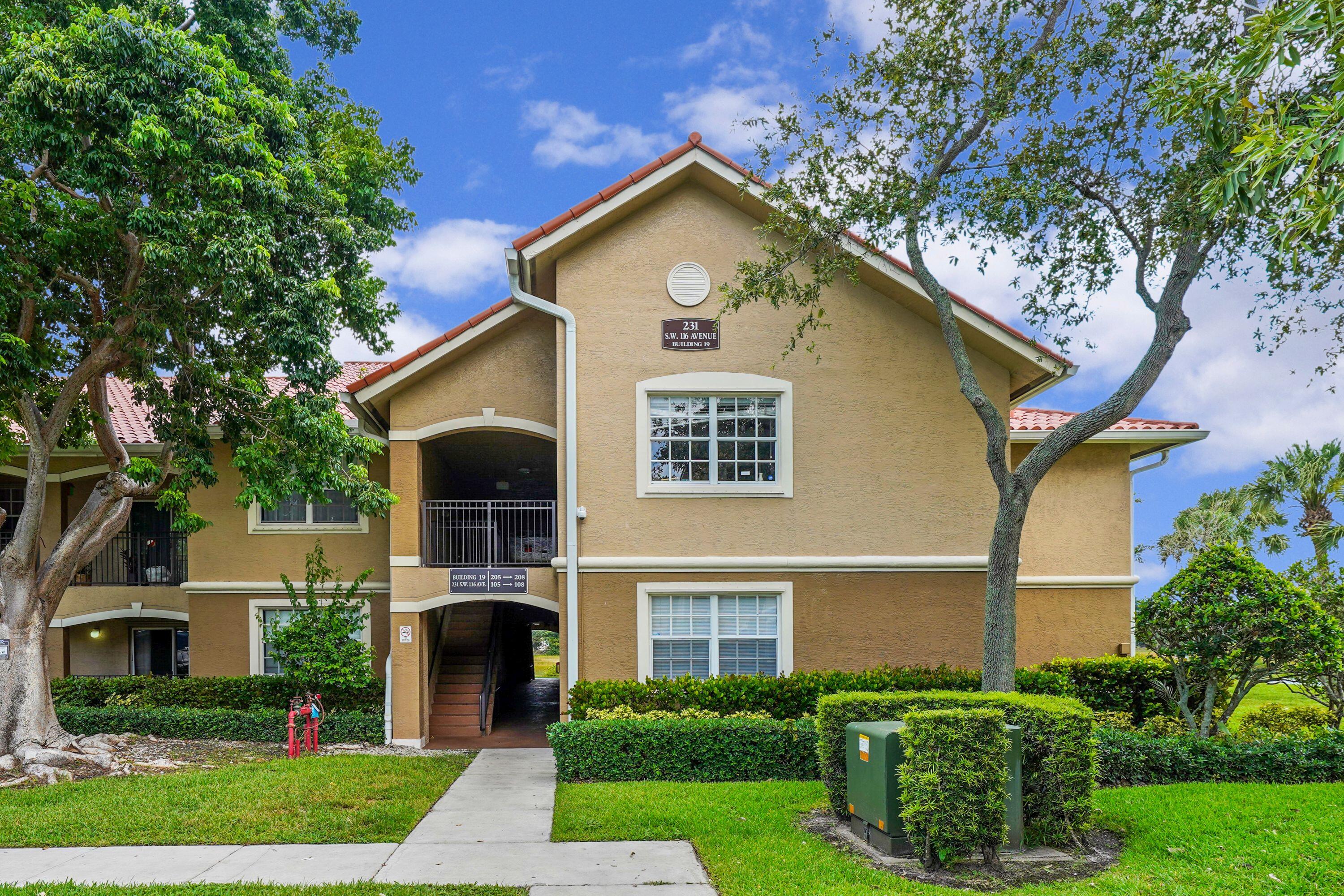Pembroke Pines photo 1
