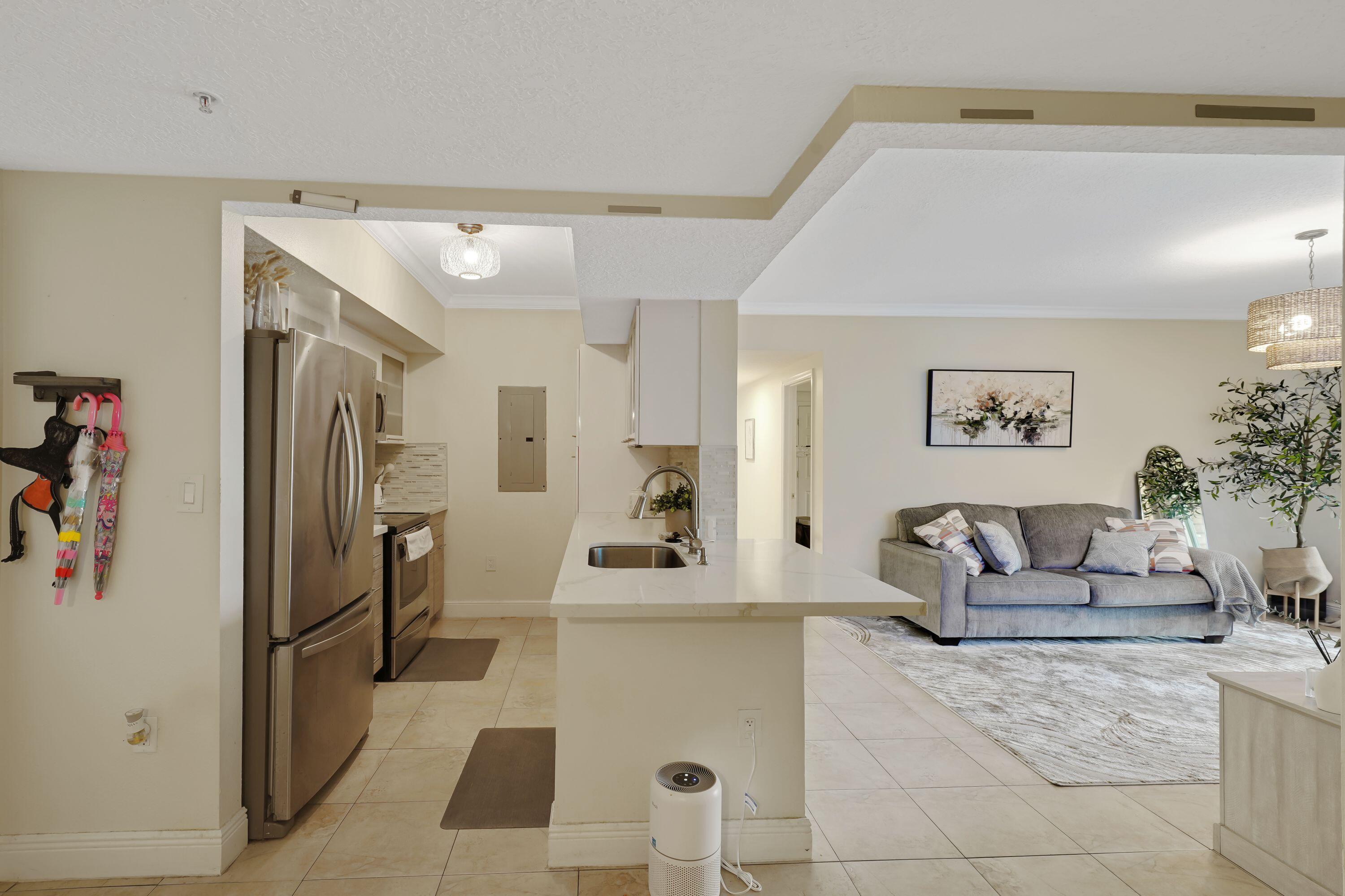 Pembroke Pines photo 3