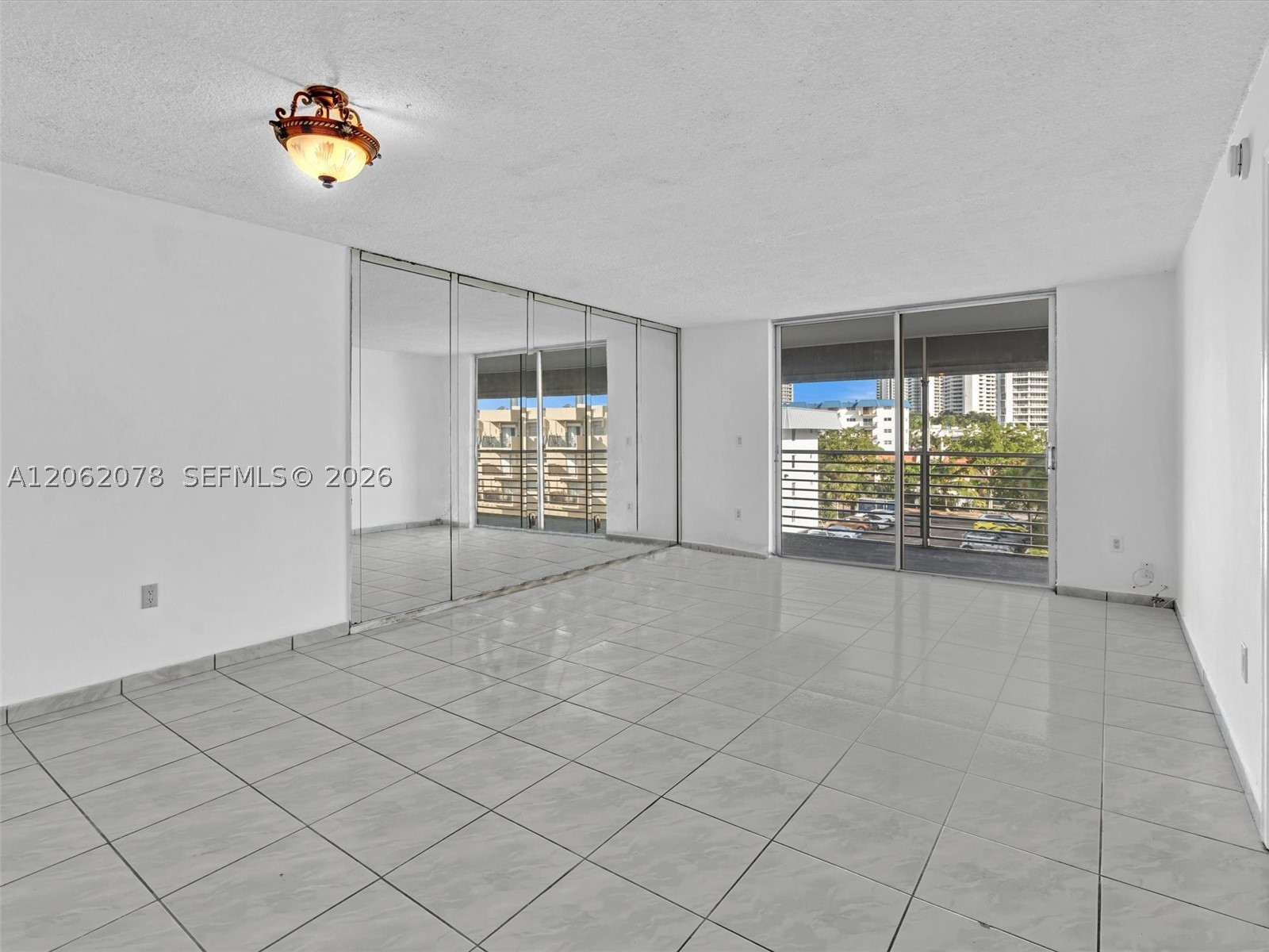 North Miami Beach photo 2