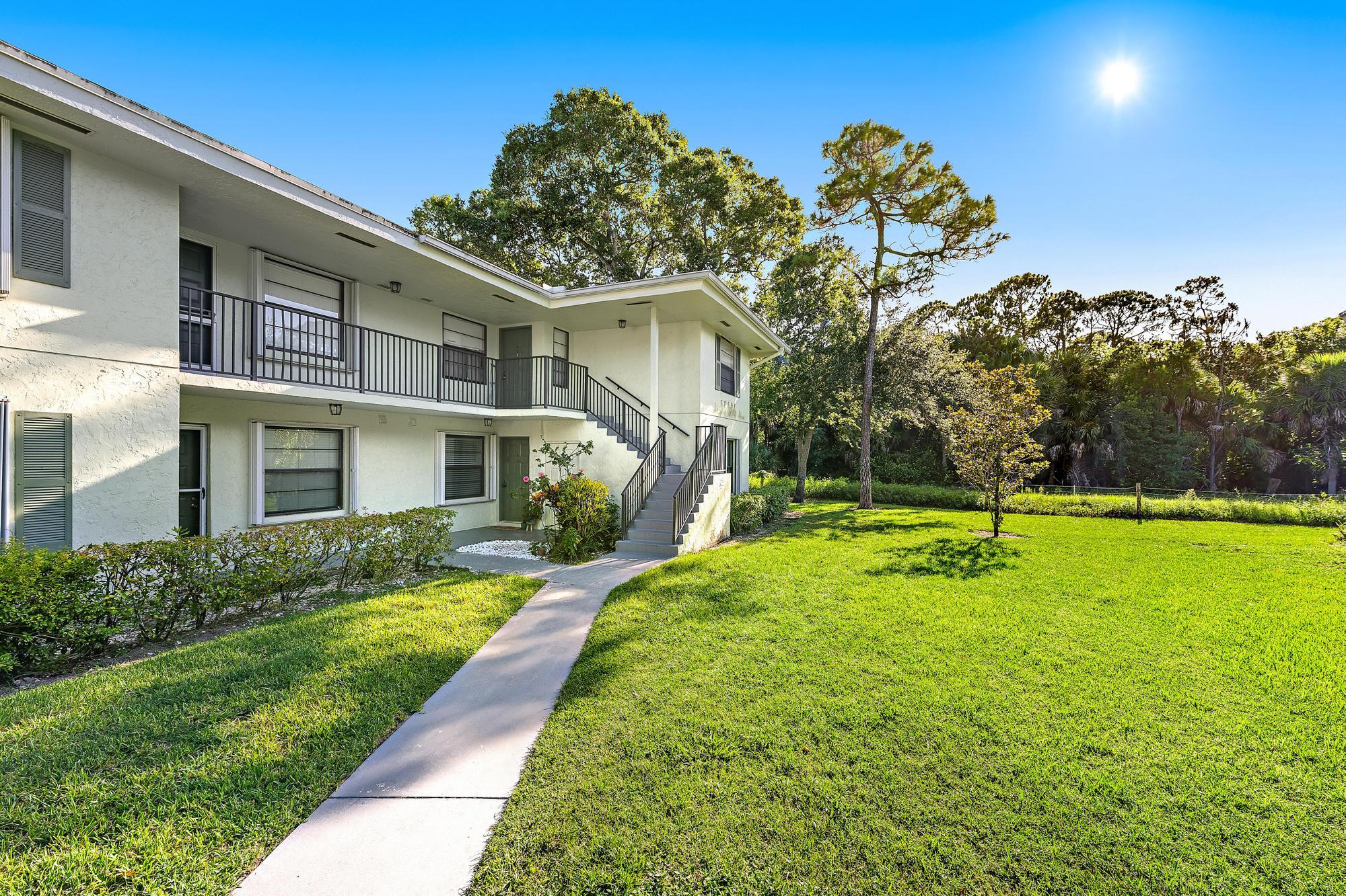 Palm Beach Gardens photo 2