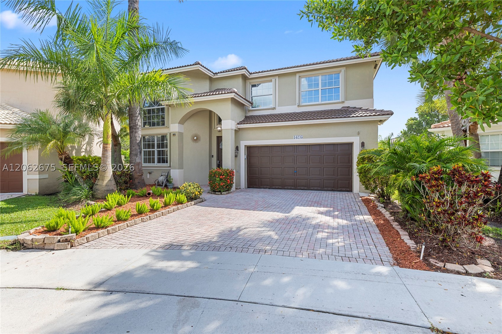 Pembroke Pines photo 1