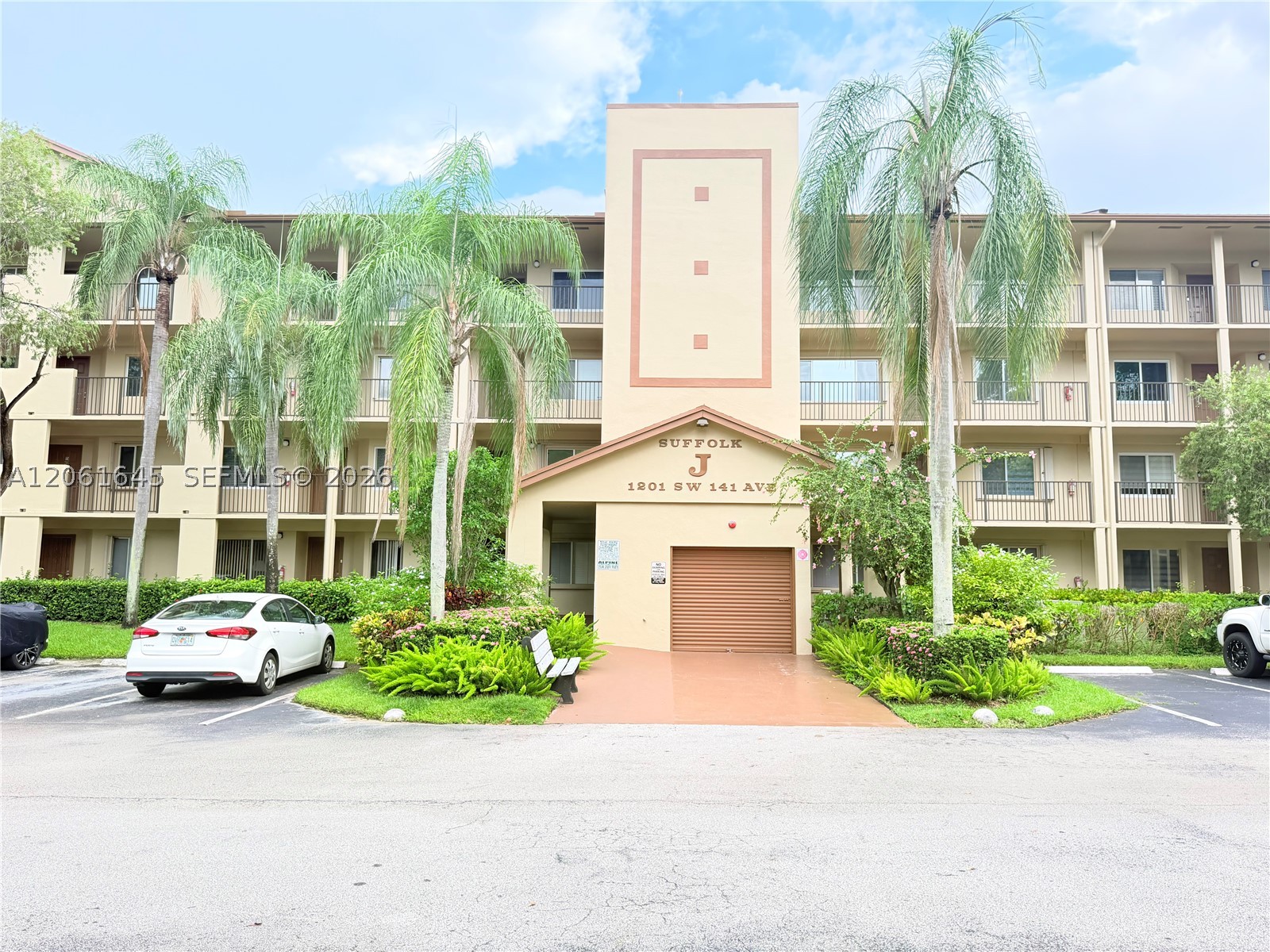 Pembroke Pines photo 1