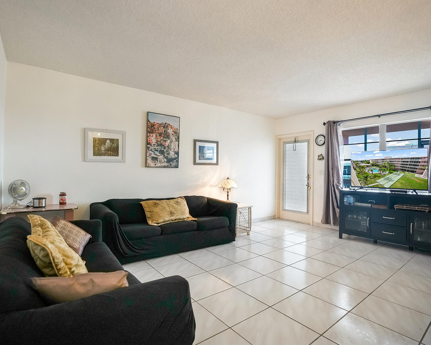 Hallandale Beach photo 3
