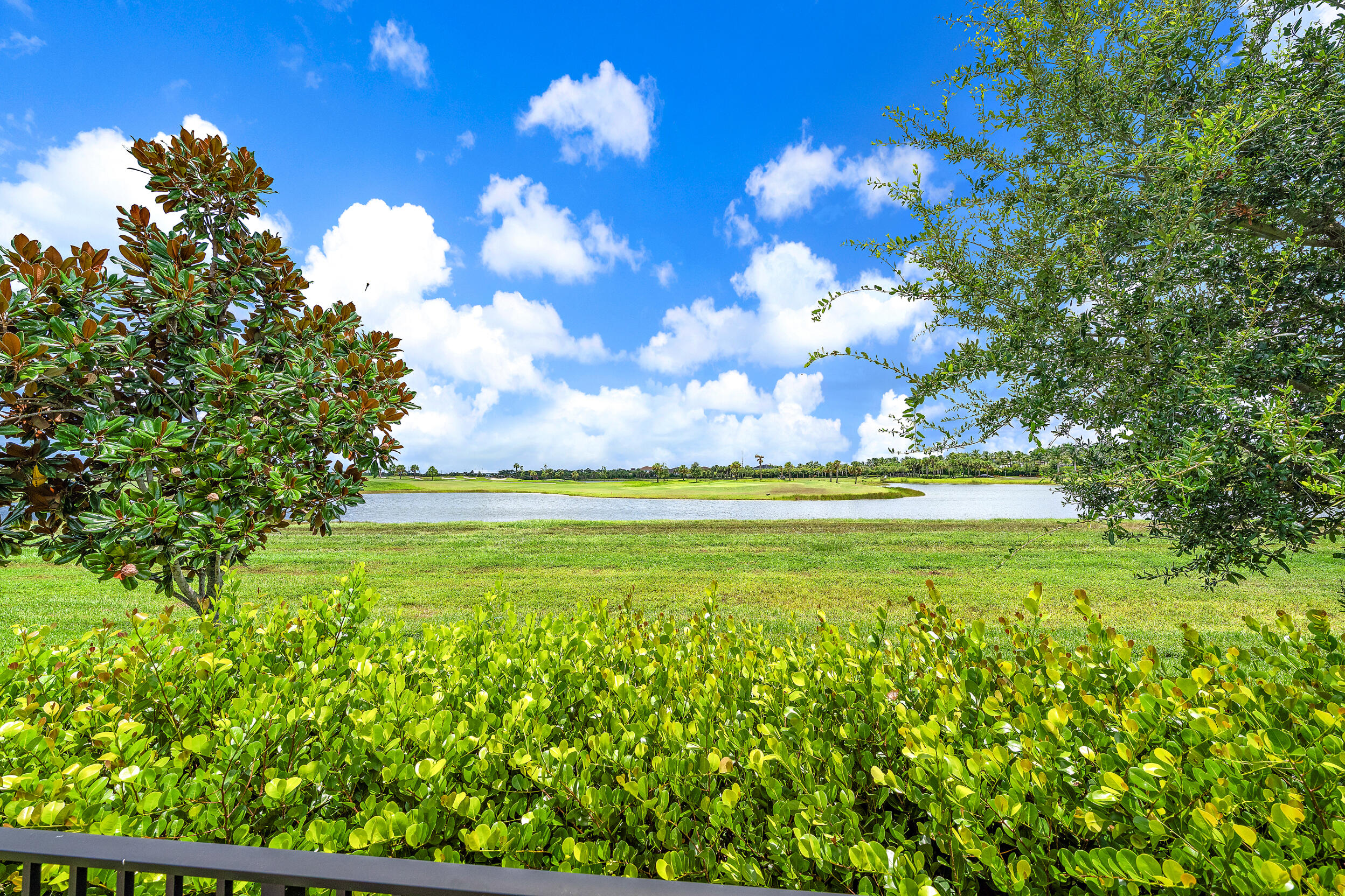Palm Beach Gardens photo 1