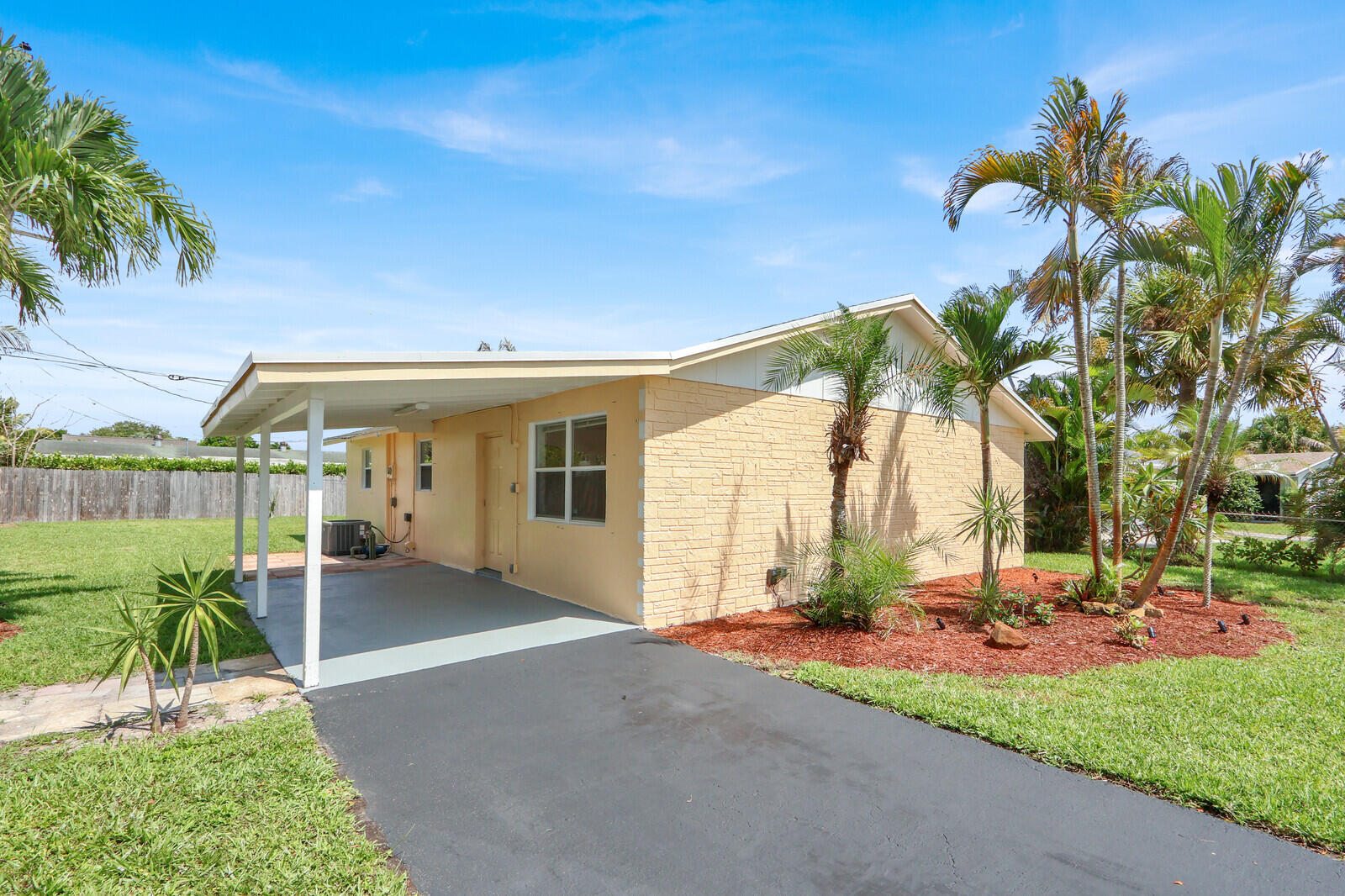 Palm Beach Gardens photo 1