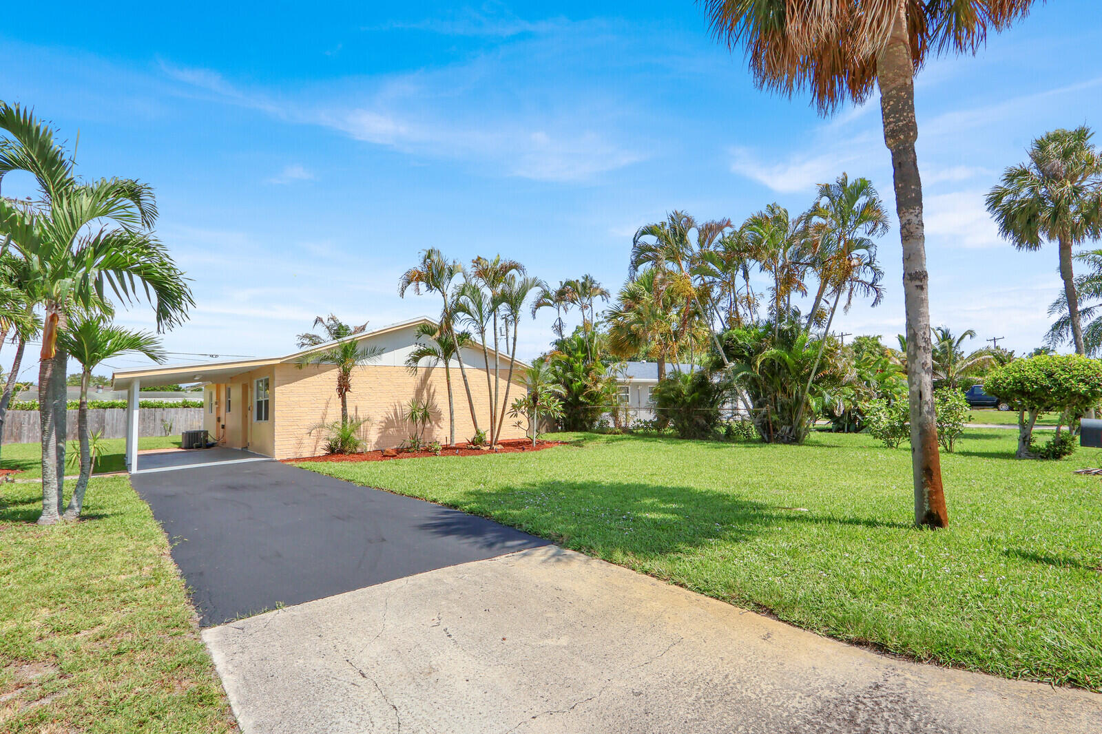 Palm Beach Gardens photo 2