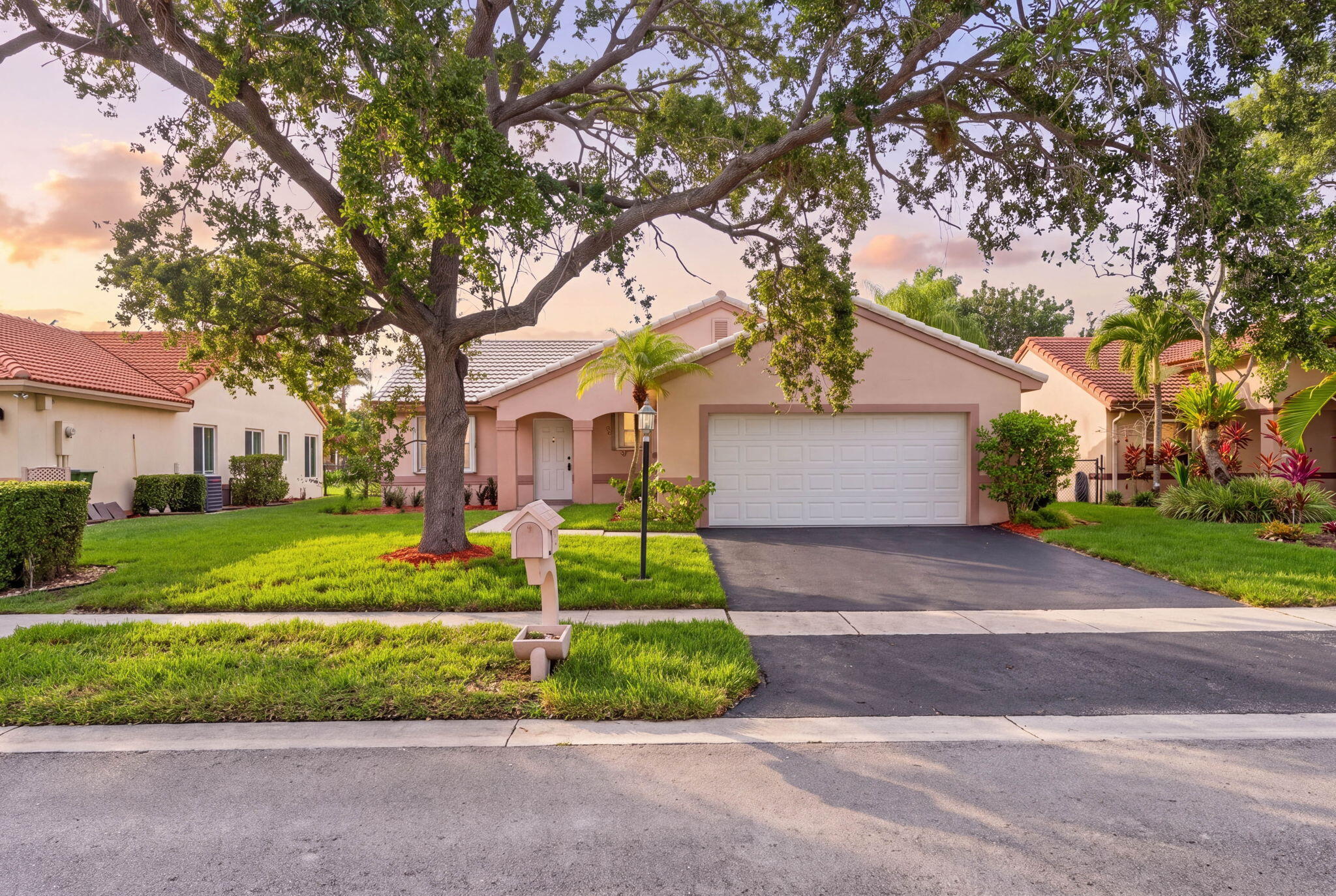 Pembroke Pines photo 1