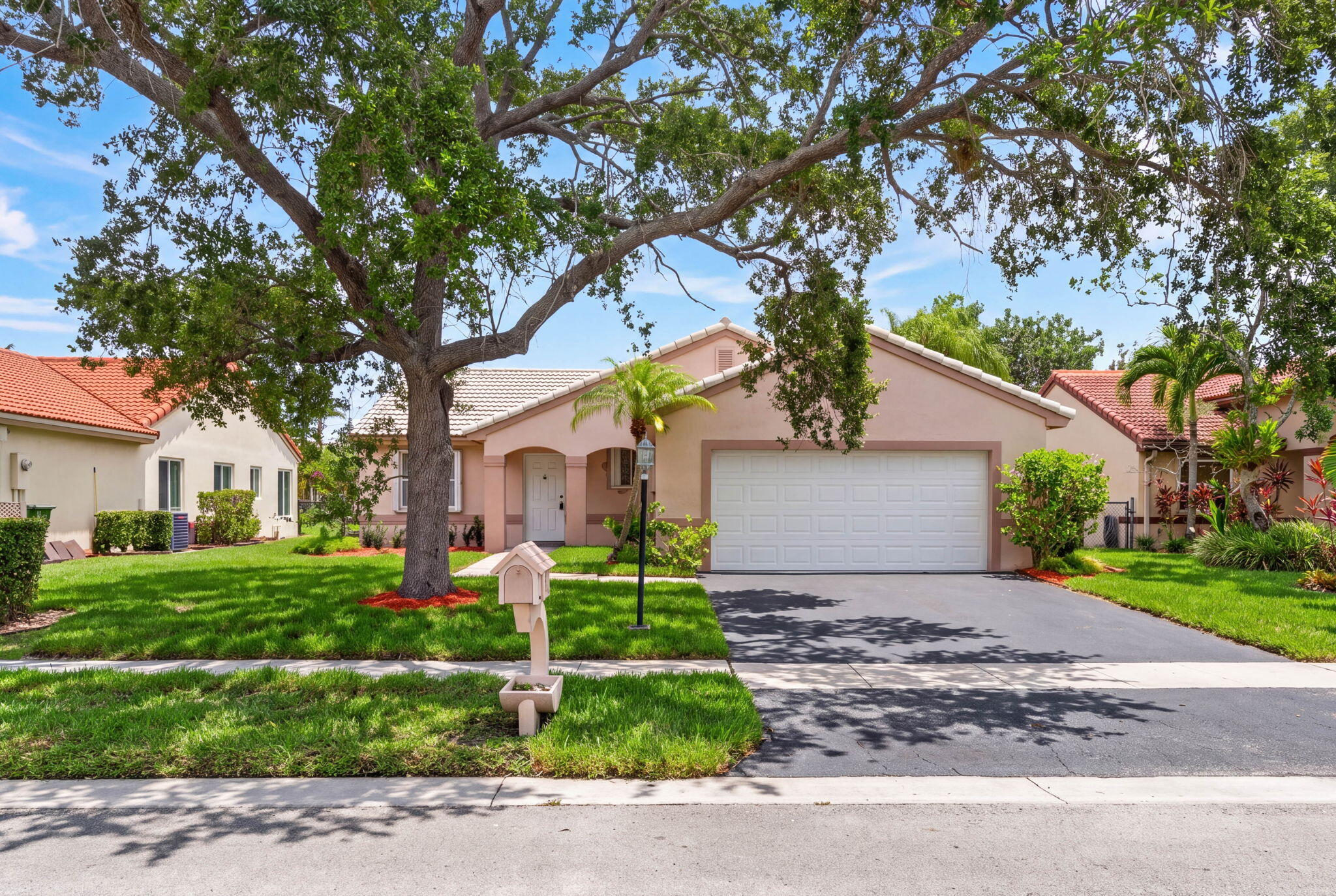 Pembroke Pines photo 2