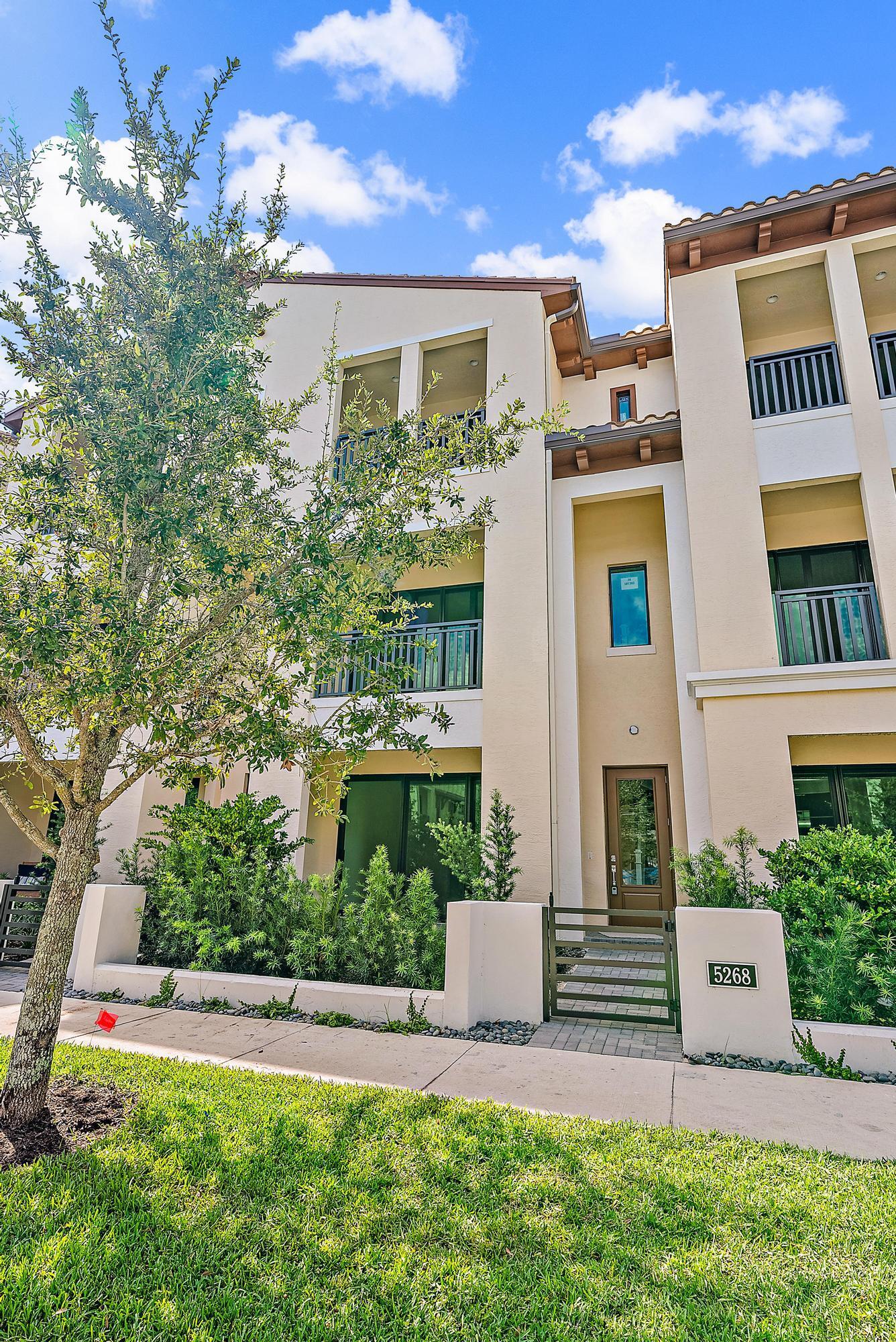 Palm Beach Gardens photo 2