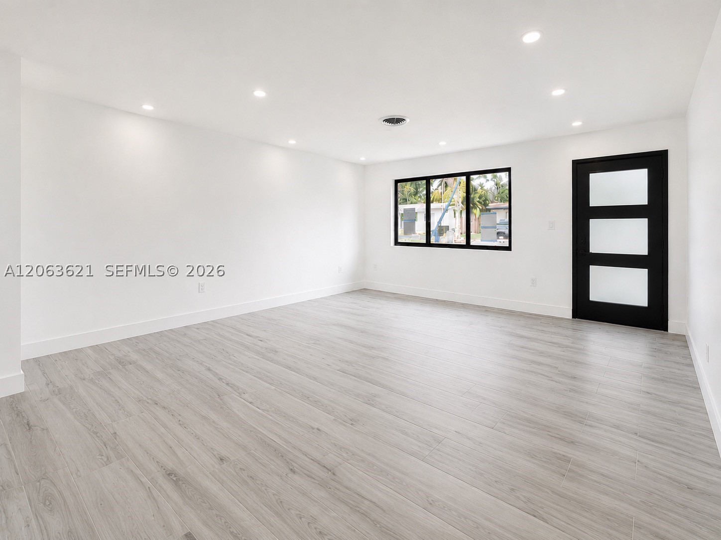 North Miami Beach photo 2
