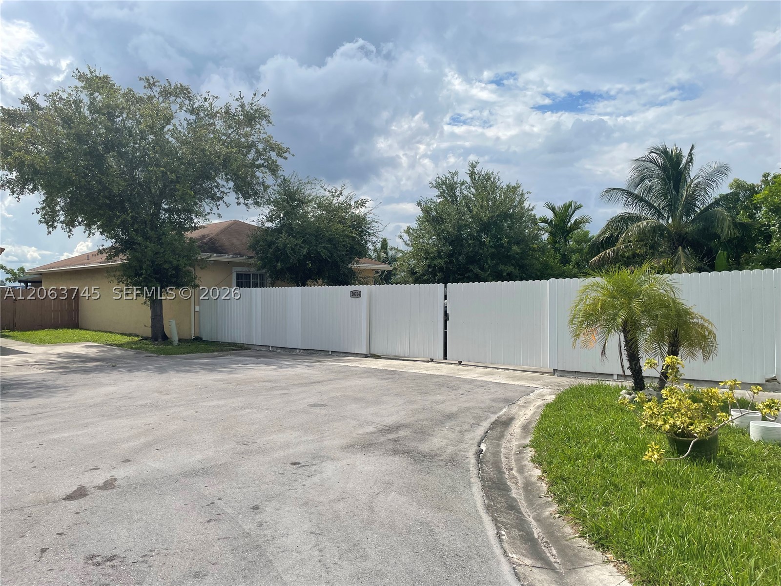 Miami Gardens photo 2