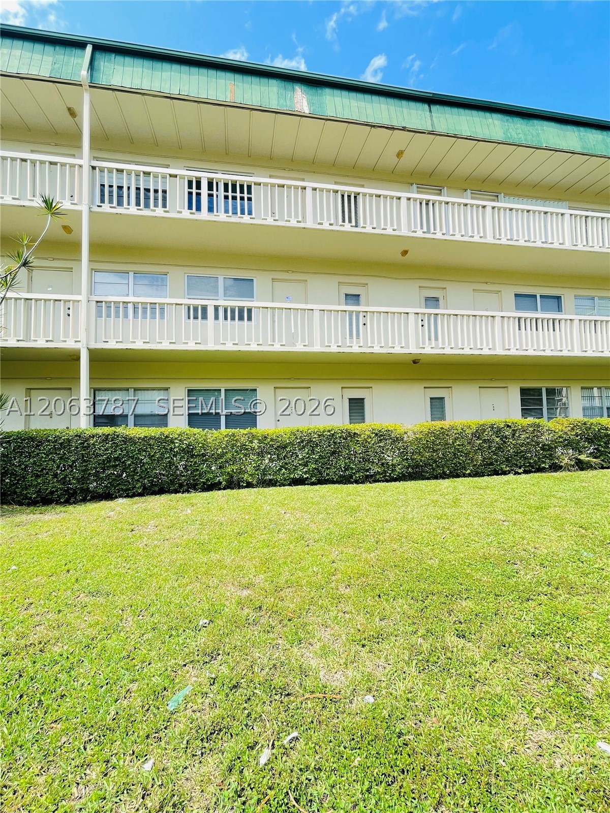 Hallandale Beach photo 2