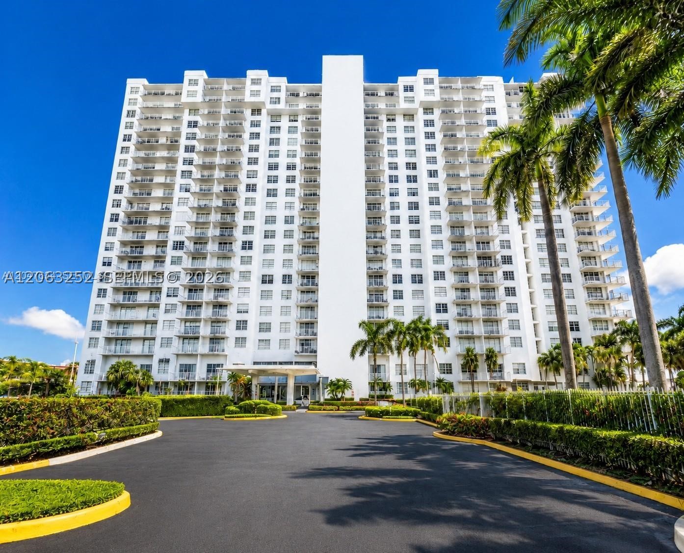 Aventura photo 1