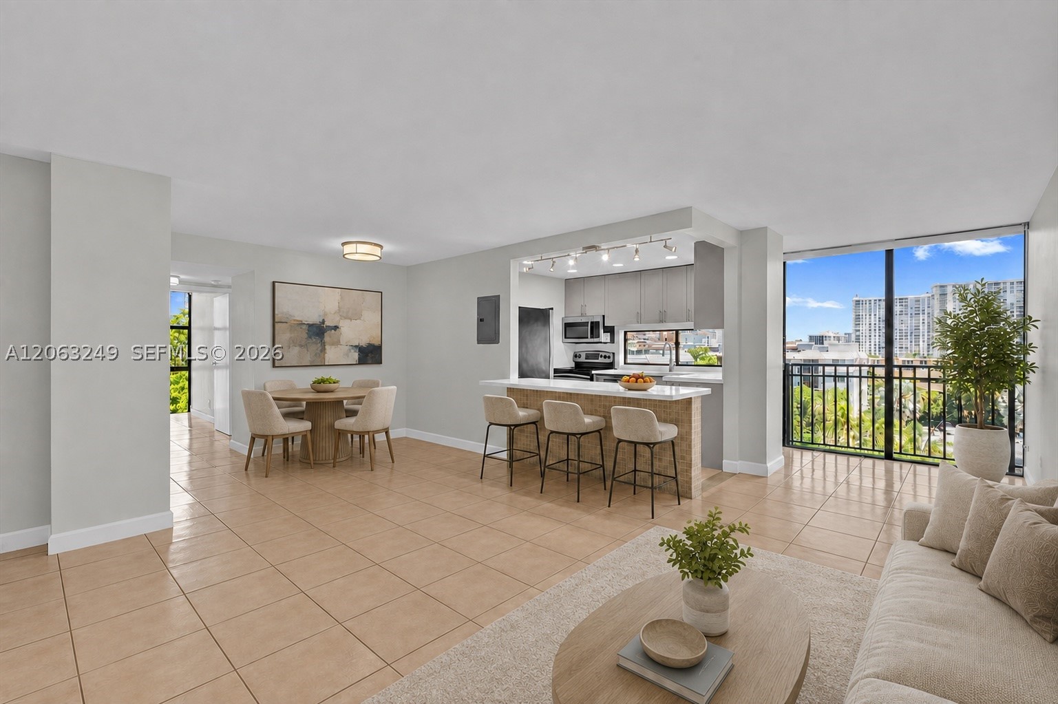 Sunny Isles Beach photo 1