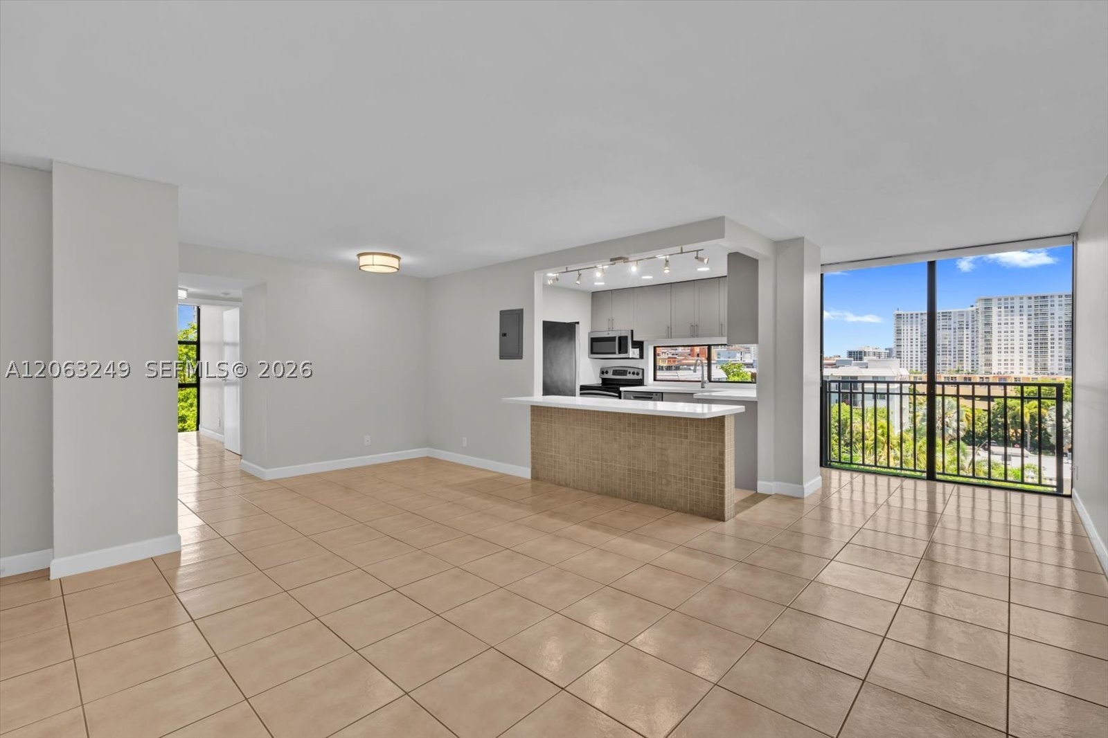 Sunny Isles Beach photo 4