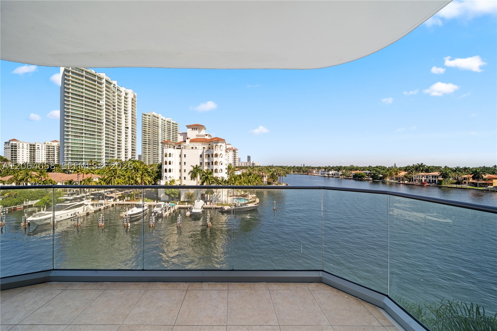 Aventura photo 4