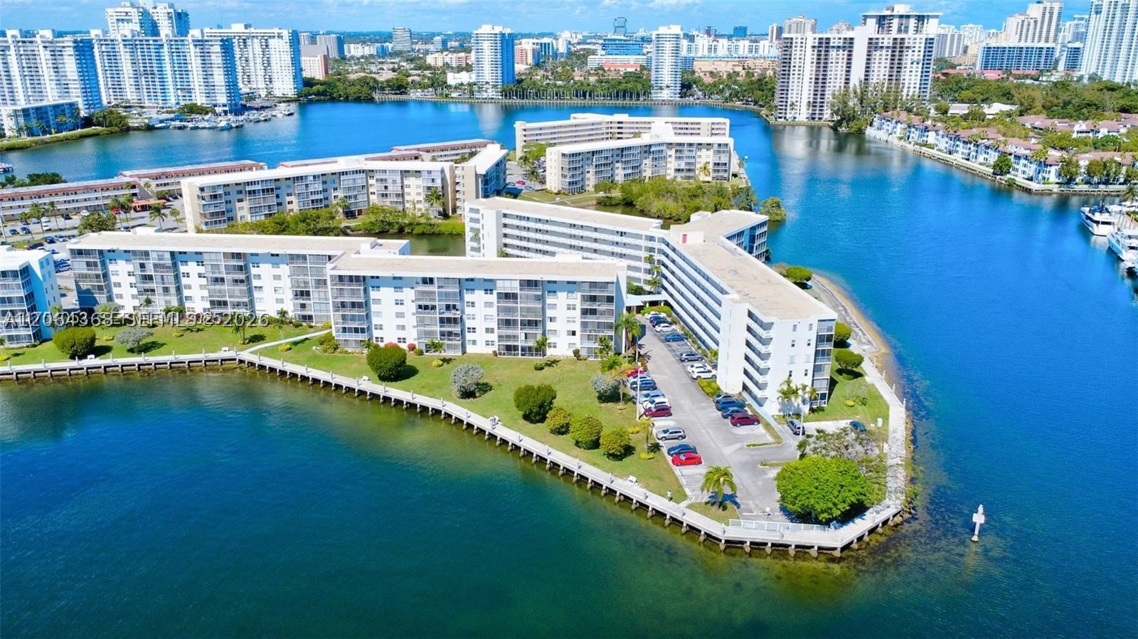 Aventura photo 2