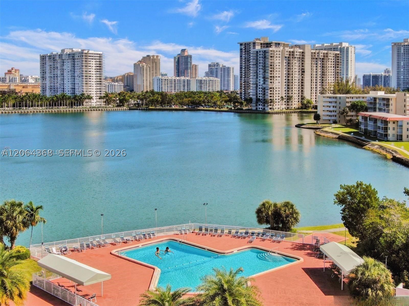 Aventura photo 4
