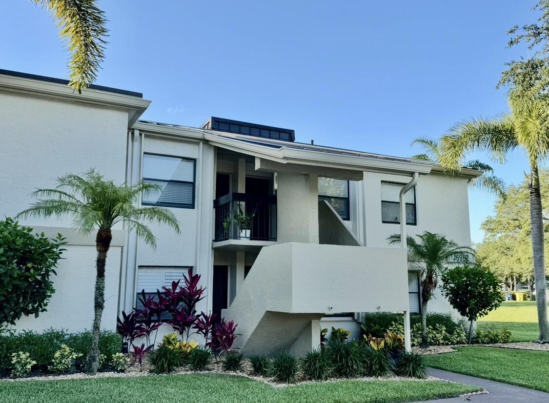 Palm Beach Gardens photo 1
