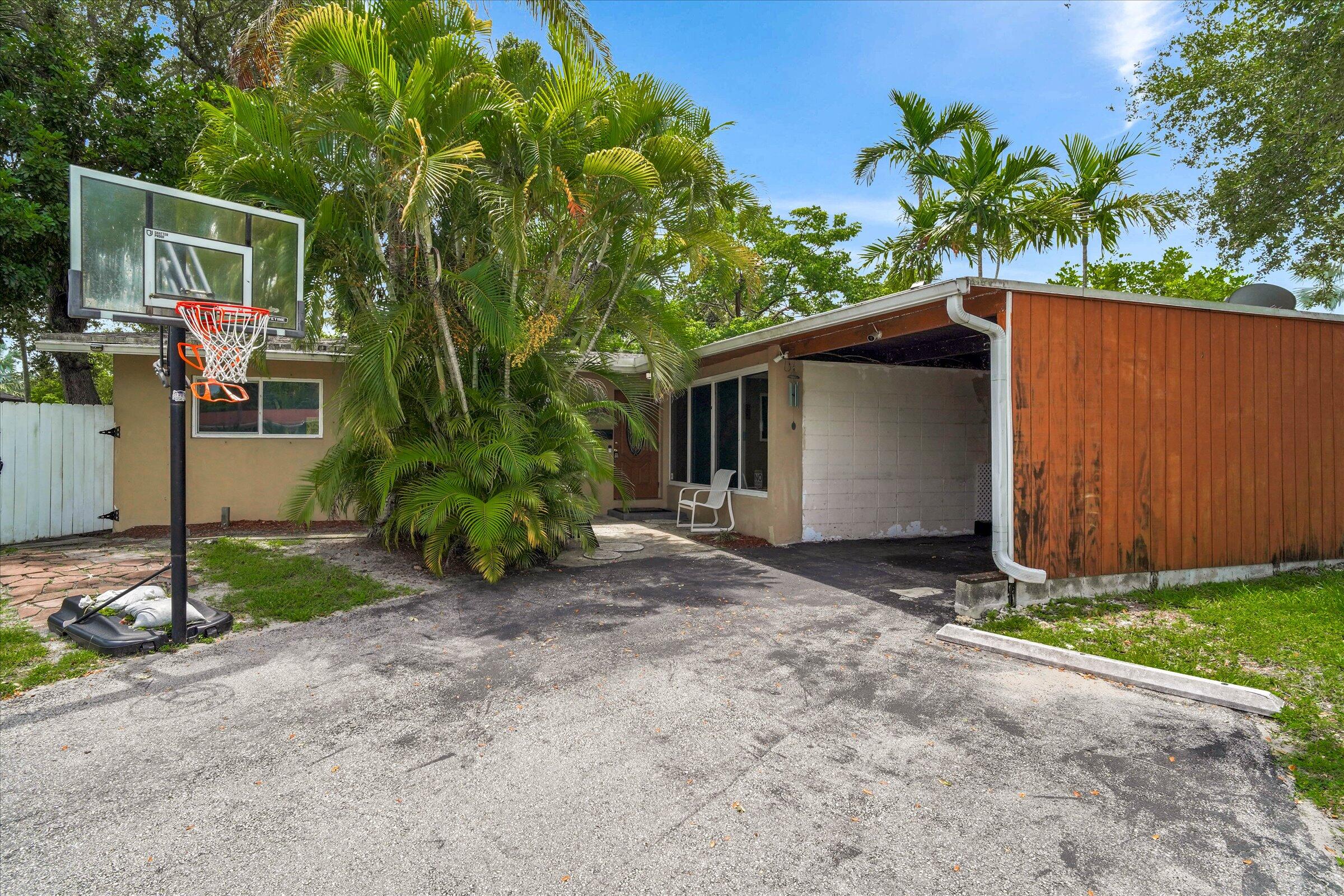 Wilton Manors photo 3
