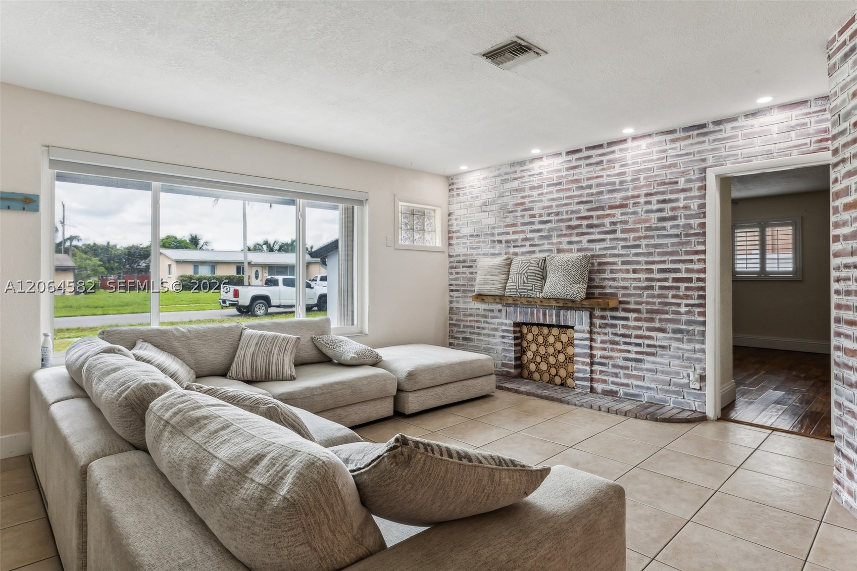 Pembroke Pines photo 3