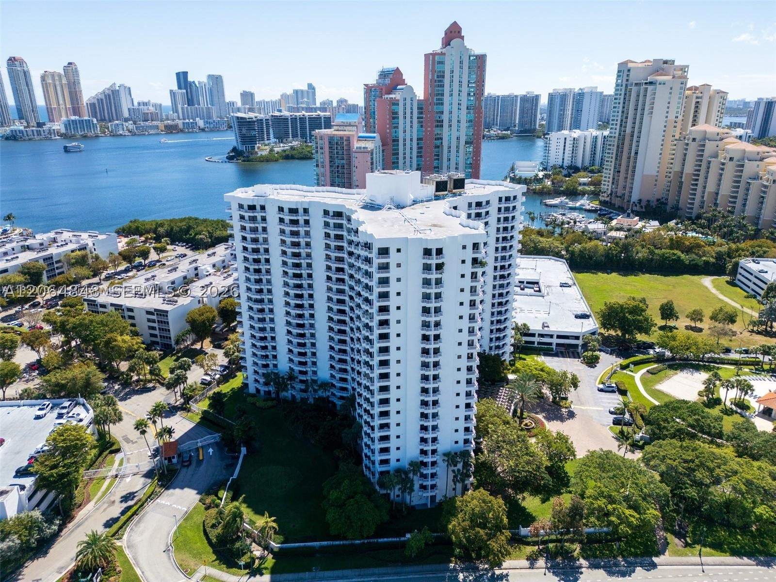 Aventura photo 1