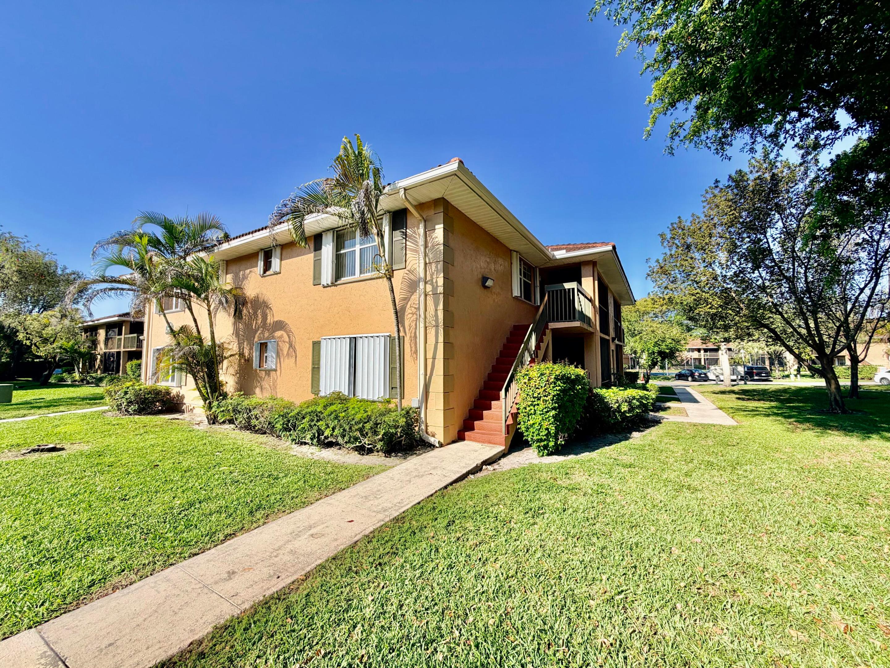 Pembroke Pines photo 1