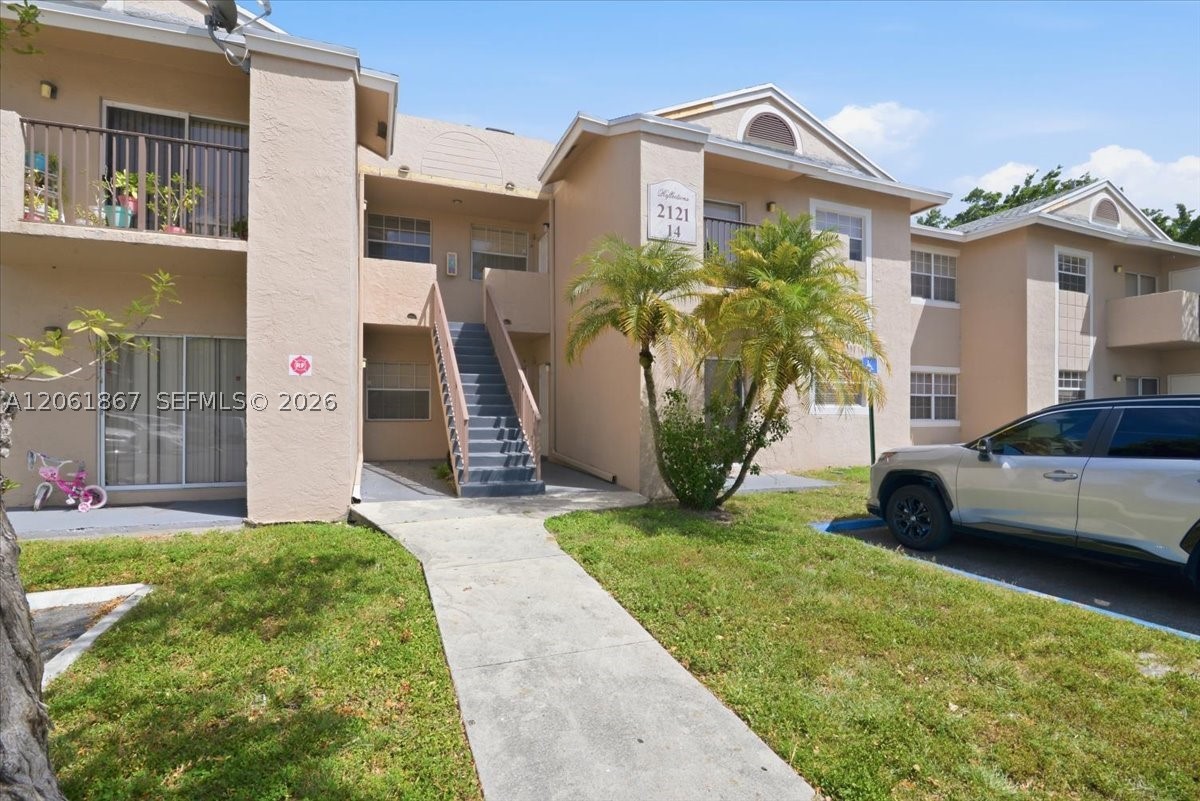 Pembroke Pines photo 1