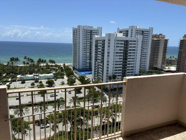 Hallandale Beach photo 2