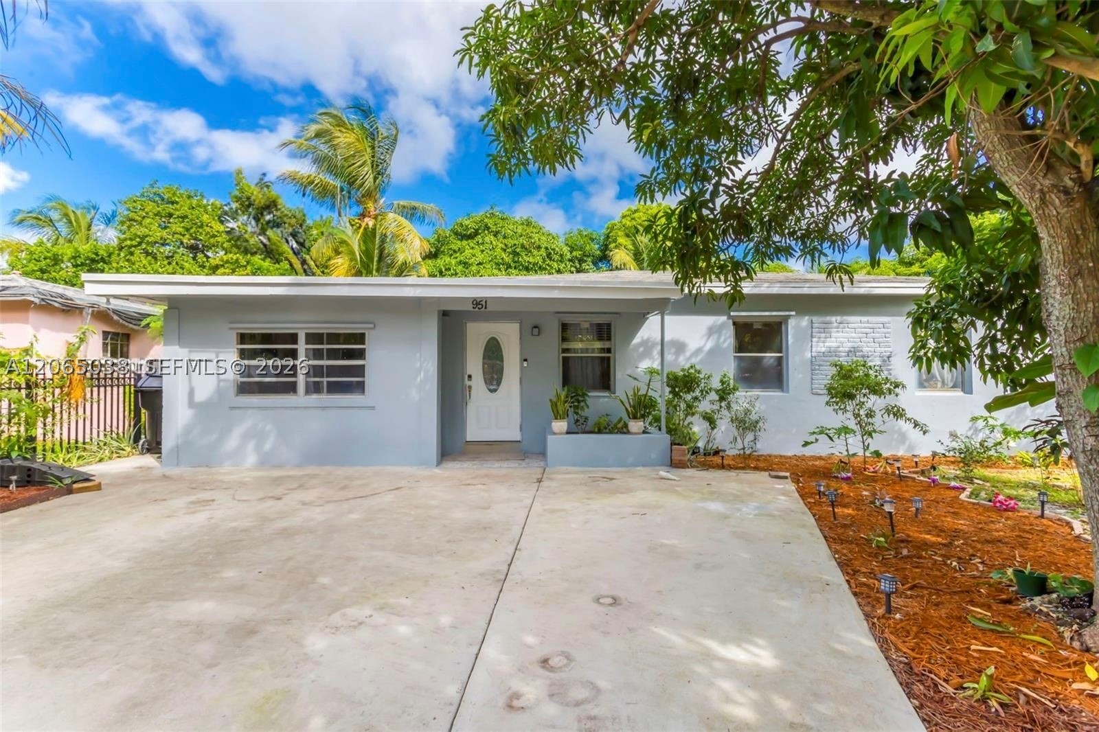 North Miami Beach photo 1