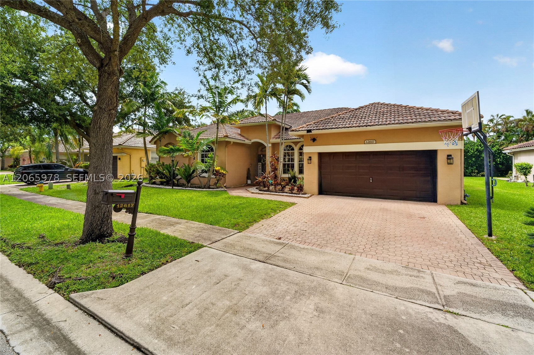 Pembroke Pines photo 1