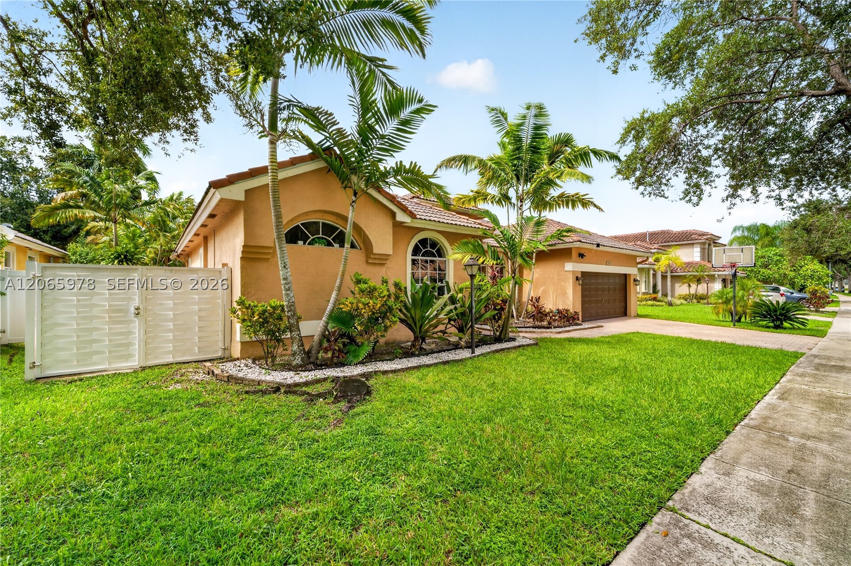 Pembroke Pines photo 5