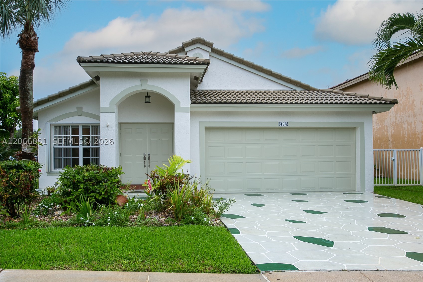 Pembroke Pines photo 2