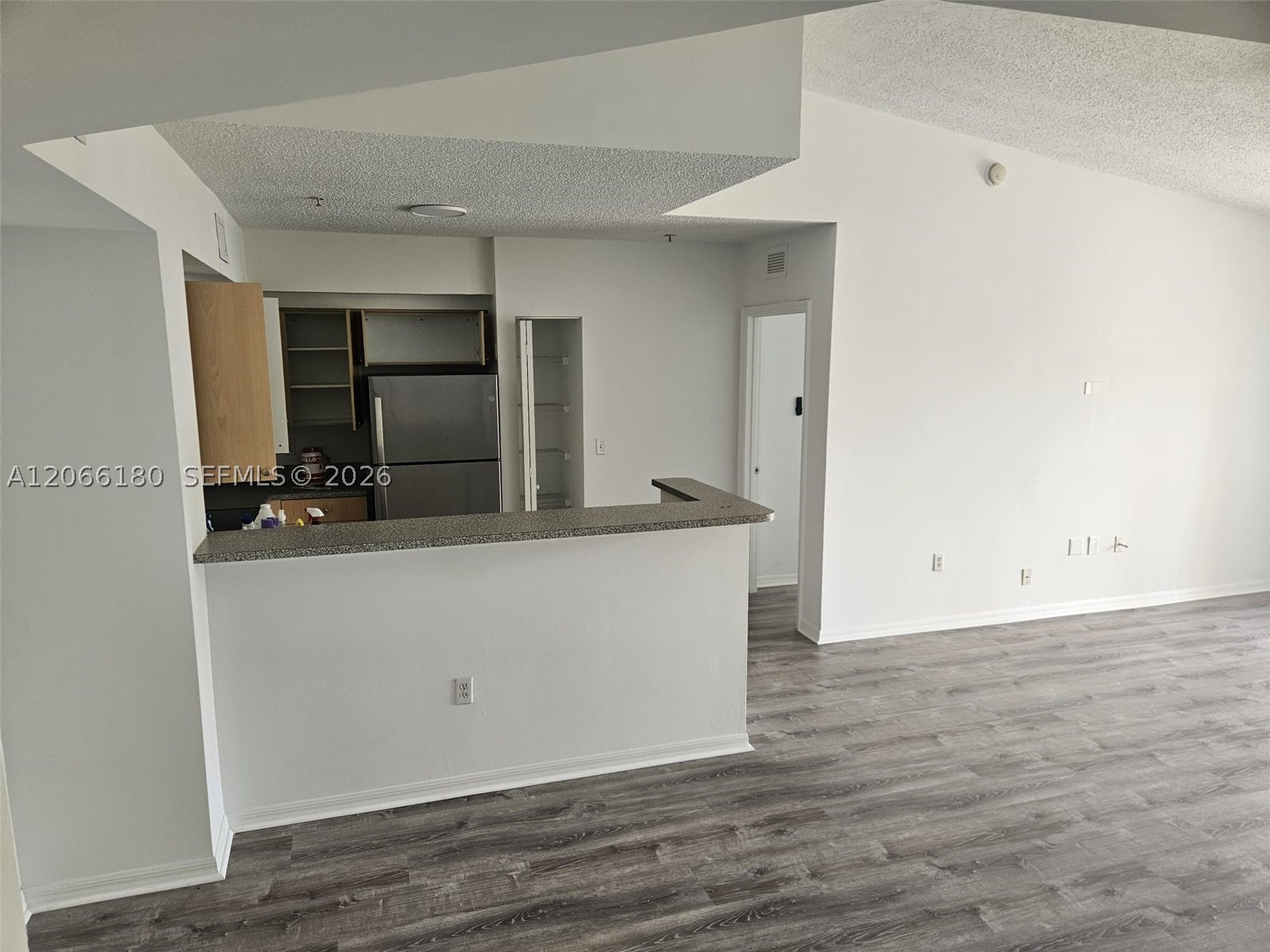 Miramar photo 5