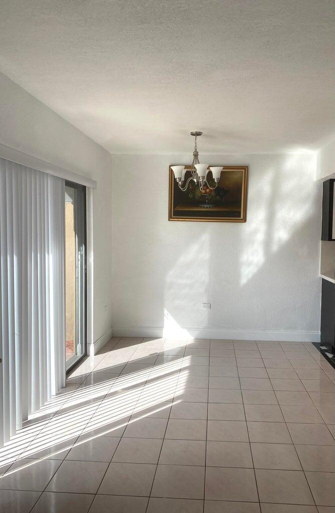 Miramar photo 3